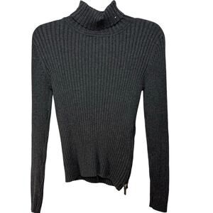 Tommy Hilfiger Women’s Ribbed Turtleneck with side zipper. Size M
